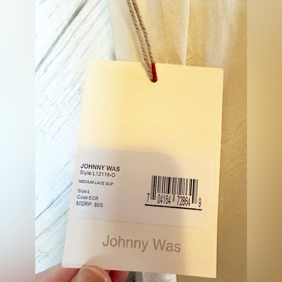 JOHNNY WAS Medium Lace Tank - Picture 6 of 6